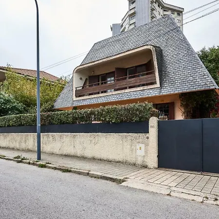 Feriehus River House *