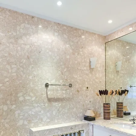 בית נופש River House *