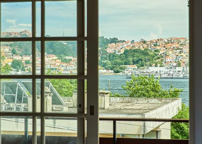 River House Hébergement de vacances *